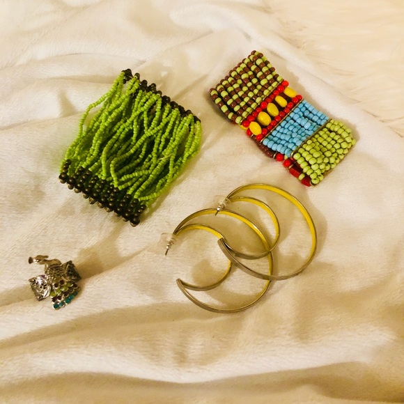 Unknown Jewelry - Colorful four piece jewelry set